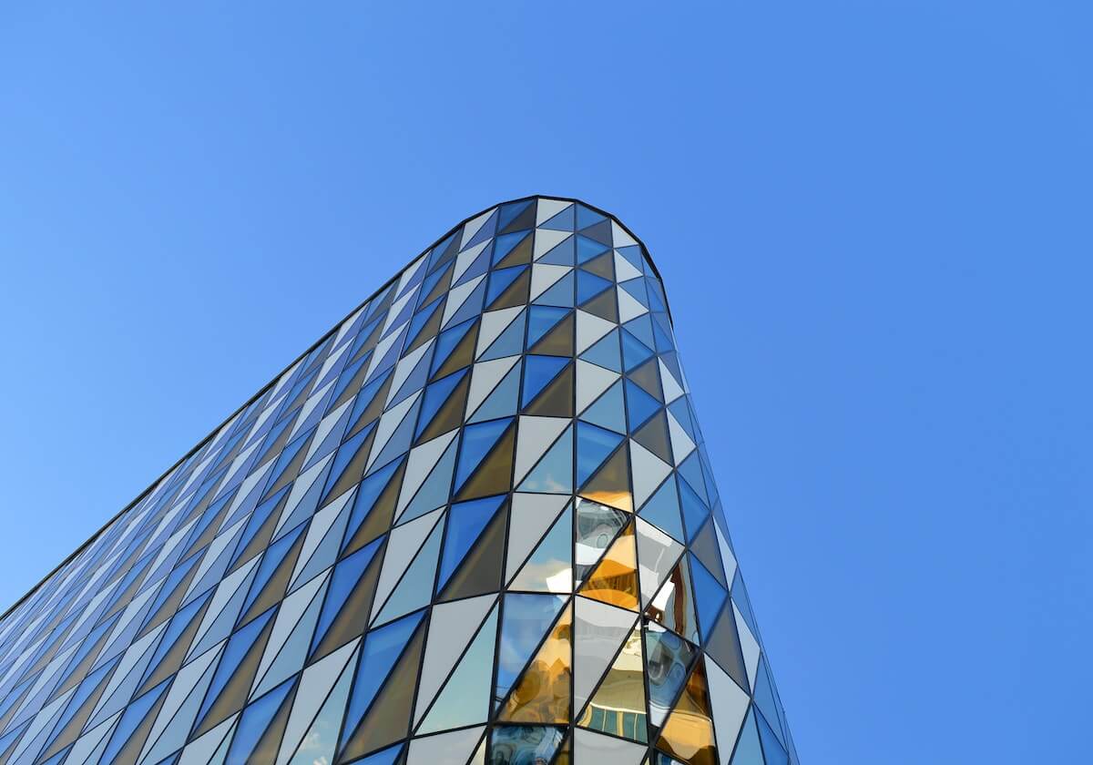 莱万刚复出就遇到转会传闻,懵了的不止球迷,一秒表情暴露了,开云官网直播